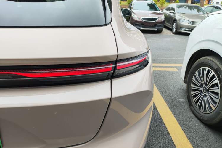 Used Nio ET5T 2023 75 kWh Touring Exterior 1