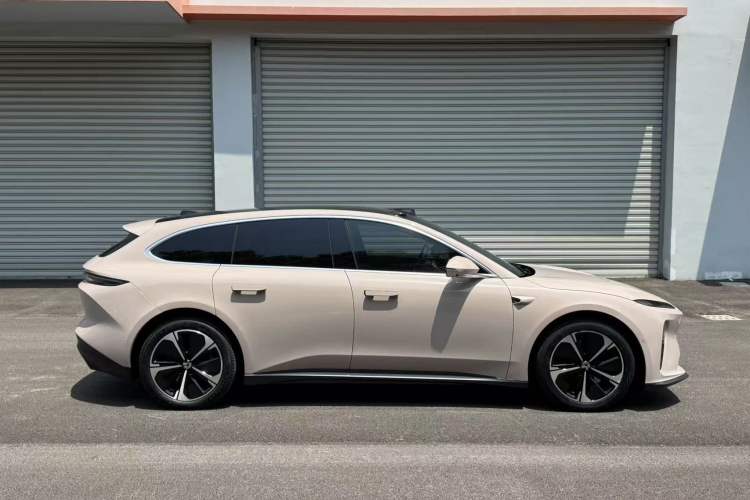 Used Nio ET5T 2023 75 kWh Touring Exterior 7