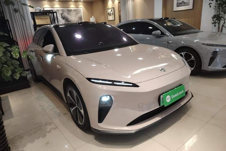 Used Nio ET5T 2023 75 kWh Touring Front Right 45 Deg