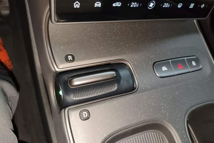 Used Nio ET5T 2023 75 kWh Touring Gear Lever