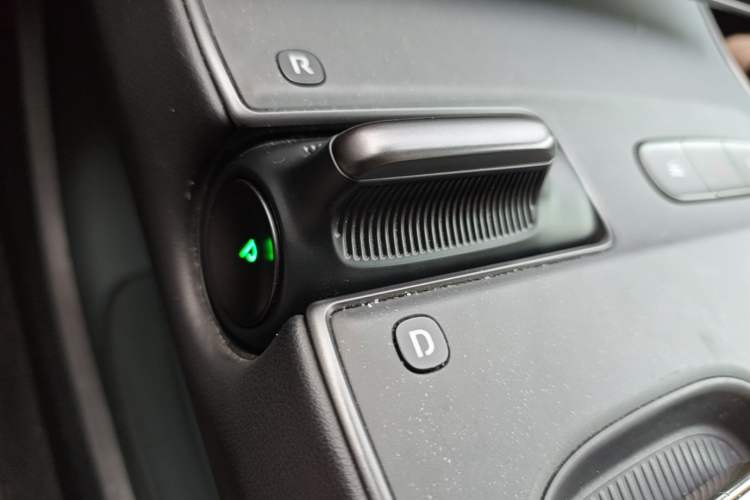 Used Nio ET5T 2023 100kWh Touring Gear Lever