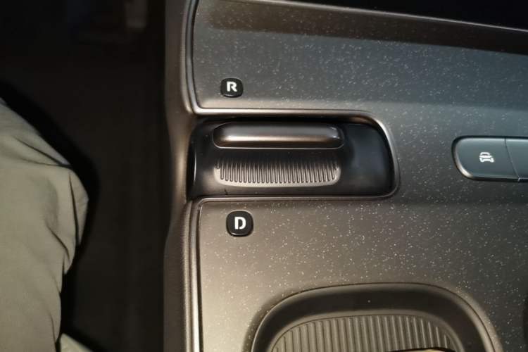 Used Nio ET5T 2023 75 kWh Touring Gear Lever