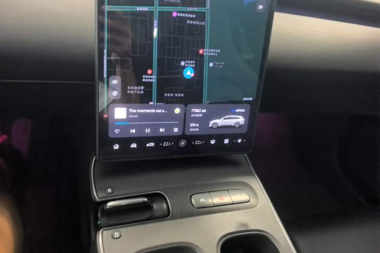 Used Nio ET5T 2023 75 kWh Touring Audio And AC Panel