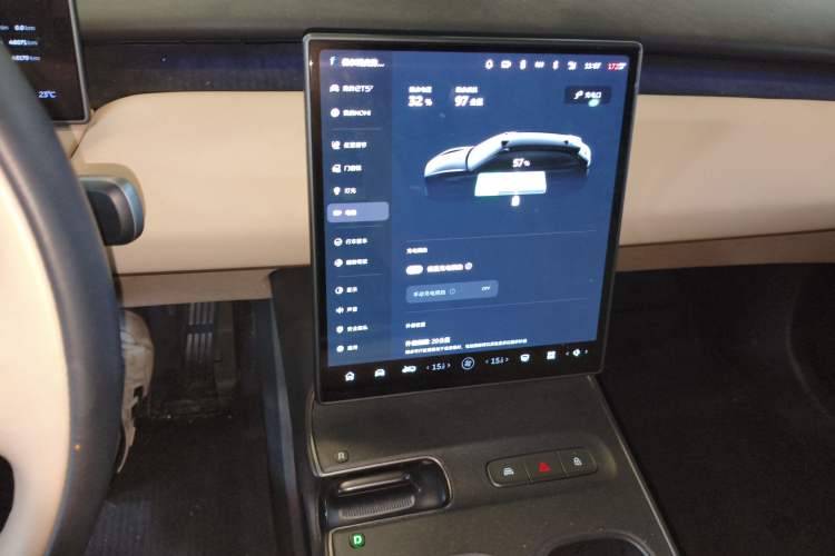 Used Nio ET5T 2023 75 kWh Touring Audio And AC Panel