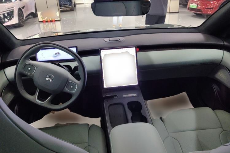 Used Nio ET5T 2023 75 kWh Touring Center Console