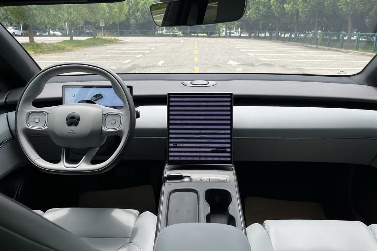Used Nio ET5T 2023 75 kWh Touring Center Console