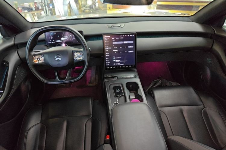 Used Nio ET5T 2023 75 kWh Touring Center Console
