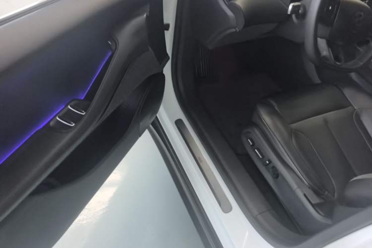 Used Nio ET5T 2023 75 kWh Touring Driver Seat