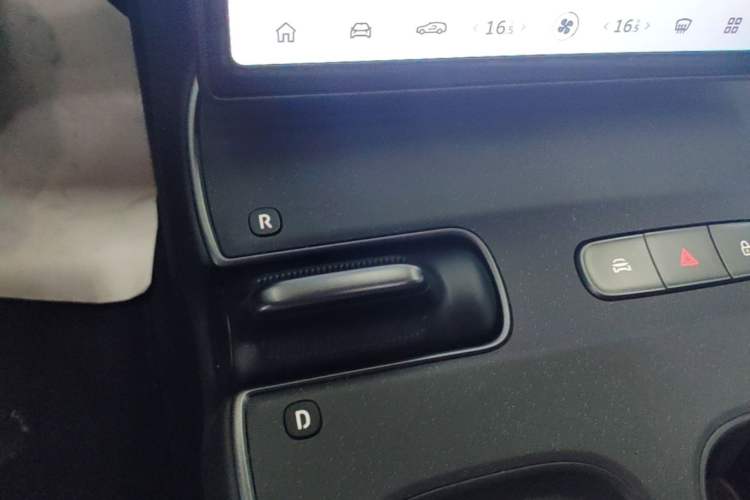 Used Nio ET5T 2023 75 kWh Touring Gear Lever