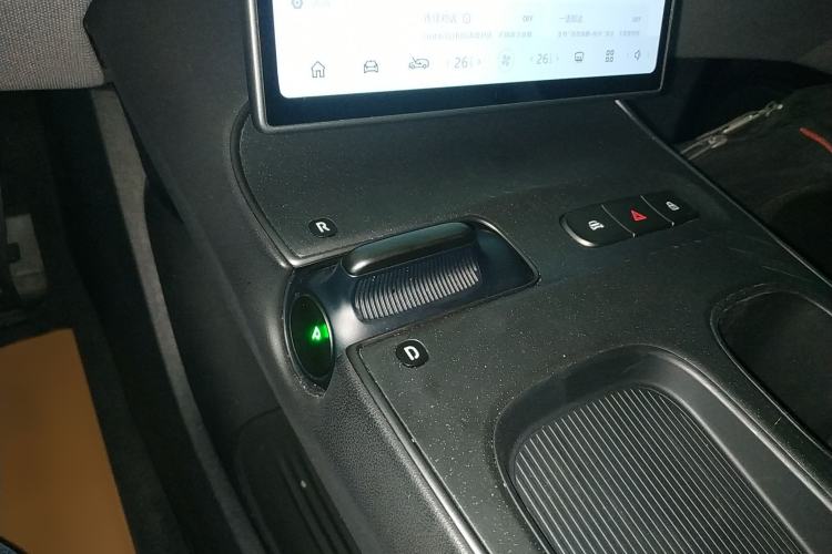 Used Nio ET5T 2023 75 kWh Touring Gear Lever