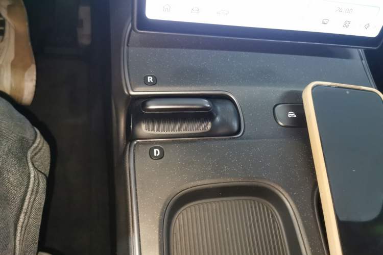 Used Nio ET5T 2023 75 kWh Touring Gear Lever
