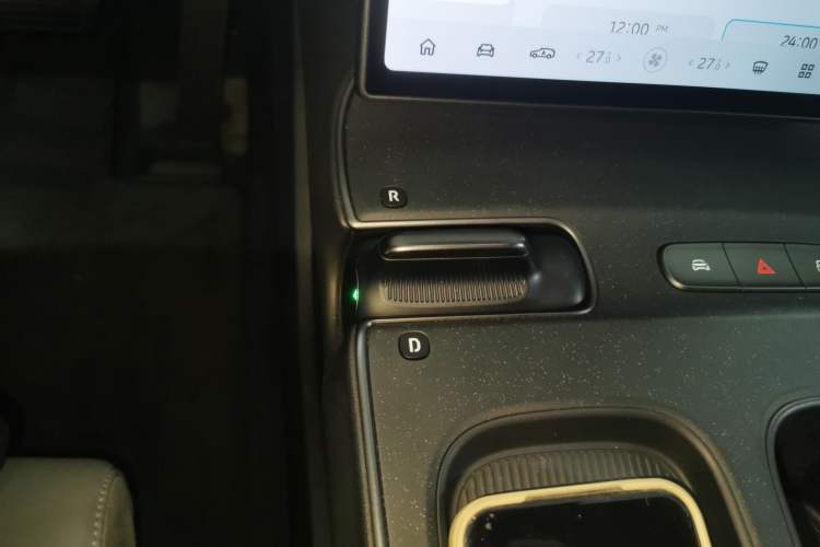 Used Nio ET5T 2023 75 kWh Touring Gear Lever