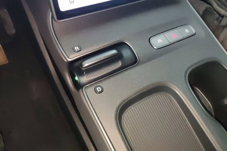 Used Nio ET5T 2023 75 kWh Touring Gear Lever