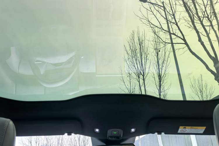 Used Nio ET5T 2023 75 kWh Touring Headliner