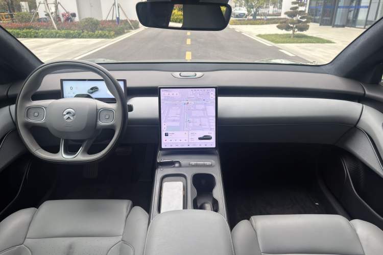 Used Nio ET5T 2023 75 kWh Touring Interior 2
