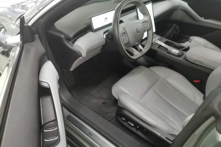 Used Nio ET5T 2023 75 kWh Touring Interior 3
