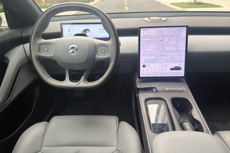 Used Nio ET5T 2023 75 kWh Touring Interior 3