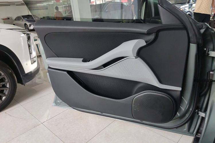Used Nio ET5T 2023 75 kWh Touring Left Front Door Interior