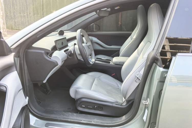Used Nio ET5T 2023 75 kWh Touring Left Front Seat