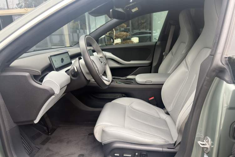Used Nio ET5T 2023 75 kWh Touring Left Front Seat