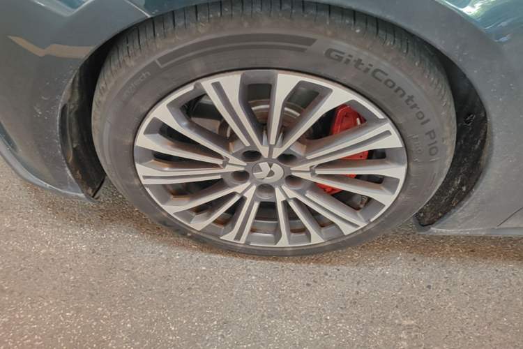 Used Nio ET5T 2023 75 kWh Touring Left Front Wheel Hub