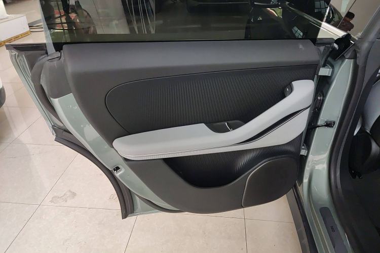 Used Nio ET5T 2023 75 kWh Touring Left Rear Door Interior