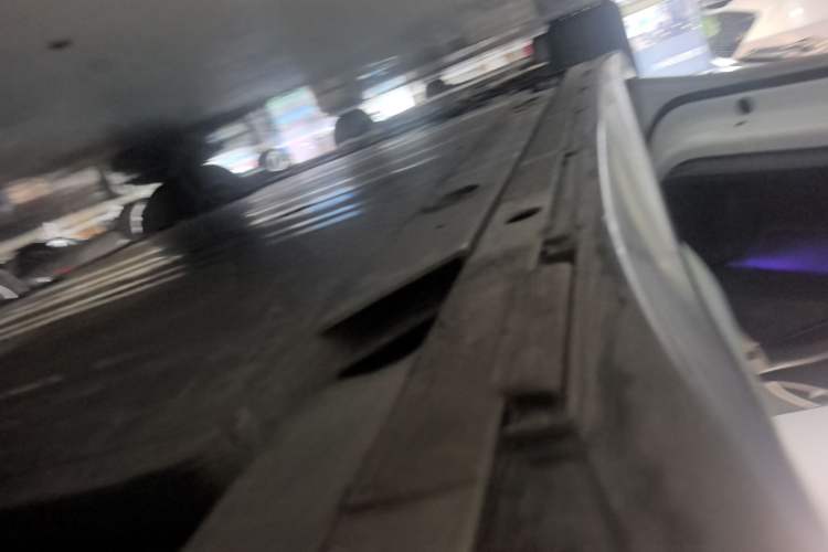 Used Nio ET5T 2023 75 kWh Touring Left Side Sill
