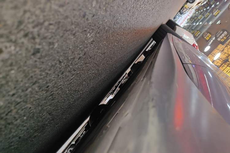 Used Nio ET5T 2023 75 kWh Touring Left Side Sill
