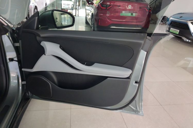 Used Nio ET5T 2023 75 kWh Touring Right Front Door Interior