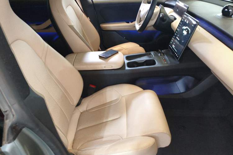 Used Nio ET5T 2023 75 kWh Touring Right Front Seat