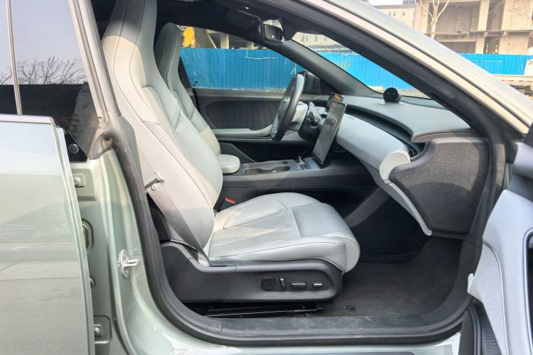 Used Nio ET5T 2023 75 kWh Touring Right Front Seat