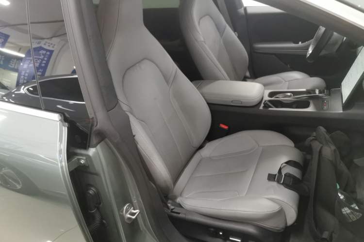 Used Nio ET5T 2023 75 kWh Touring Right Front Seat