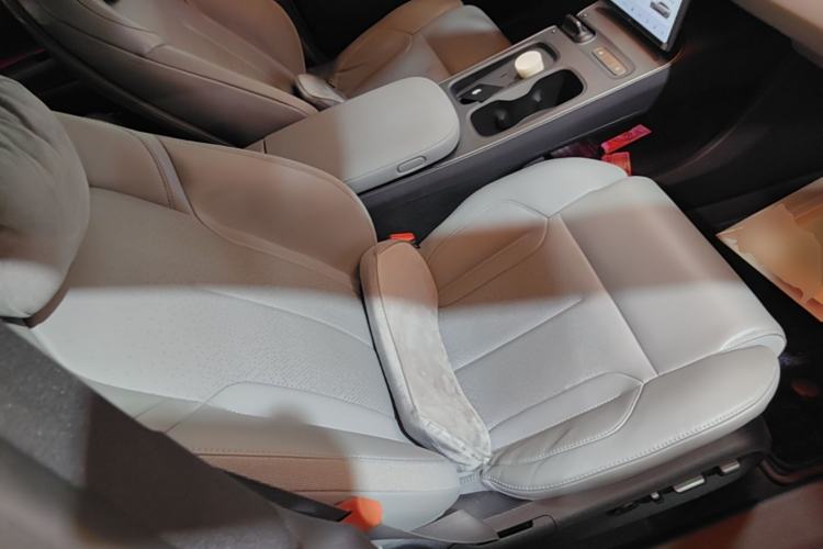 Used Nio ET5T 2023 75 kWh Touring Right Front Seat