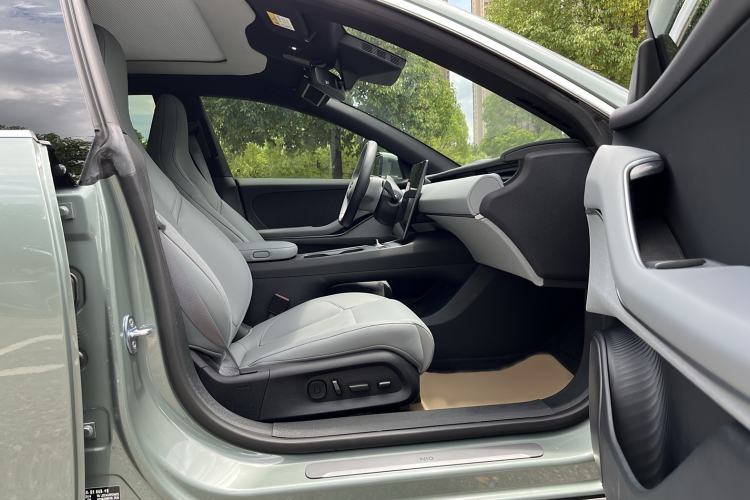 Used Nio ET5T 2023 75 kWh Touring Right Front Seat