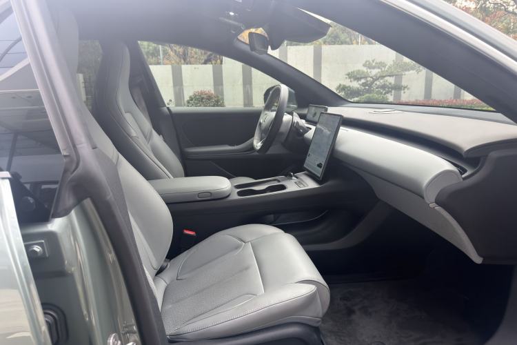 Used Nio ET5T 2023 75 kWh Touring Right Front Seat