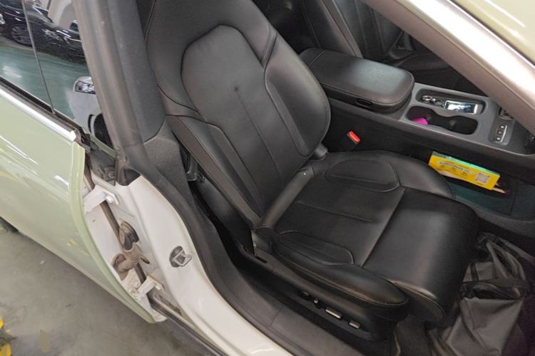 Used Nio ET5T 2023 75 kWh Touring Right Front Seat