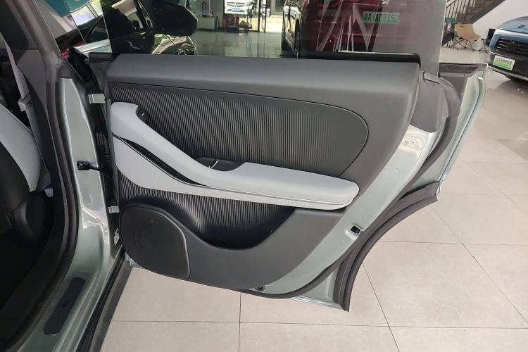 Used Nio ET5T 2023 75 kWh Touring Right Rear Door Interior