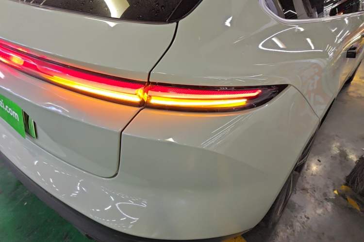 Used Nio ET5T 2023 75 kWh Touring Right Rear Taillight