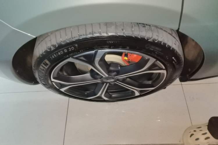 Used Nio ET5T 2023 75 kWh Touring Right Rear Wheel Hub