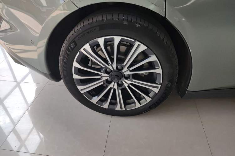 Used Nio ET5T 2023 75 kWh Touring Right Rear Wheel Hub