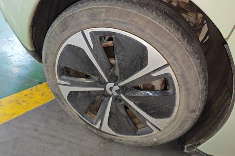 Used Nio ET5T 2023 75 kWh Touring Right Rear Wheel Hub