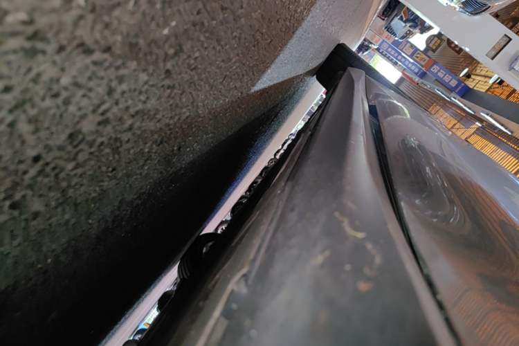 Used Nio ET5T 2023 75 kWh Touring Right Side Sill