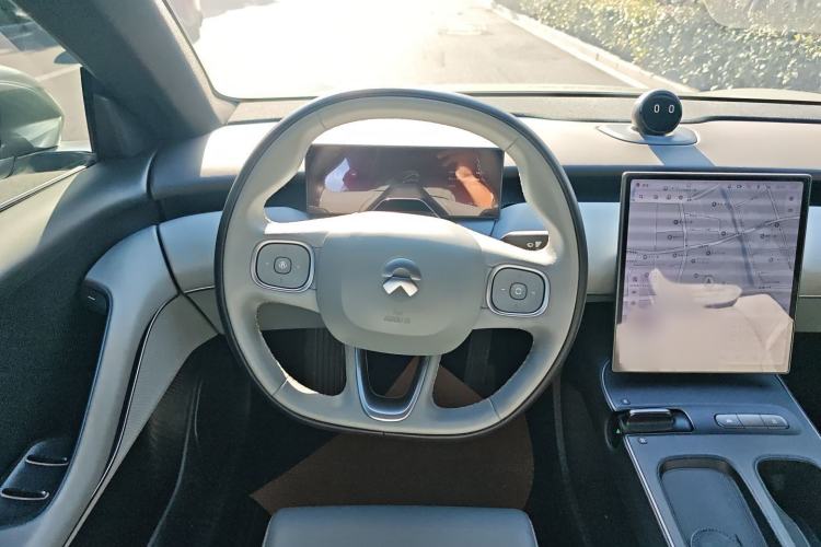 Used Nio ET5T 2023 75 kWh Touring Steering Wheel