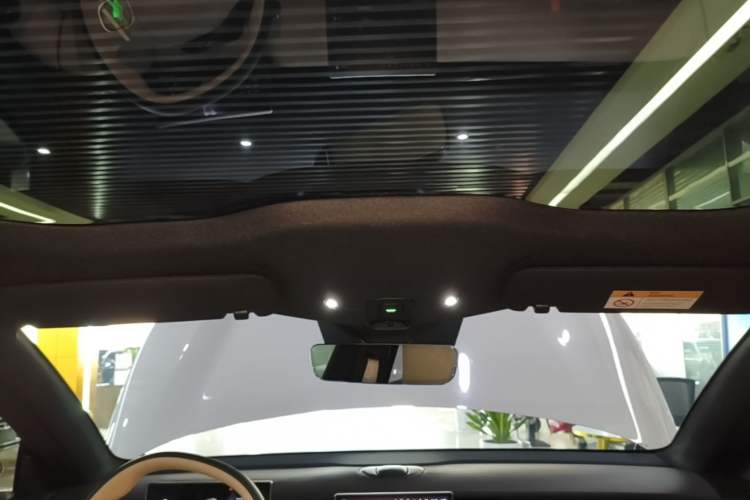 Used Nio ET5T 2023 75 kWh Touring Headliner