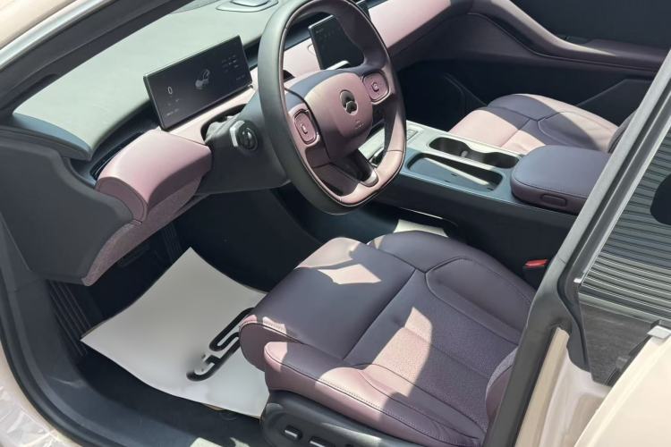 Used Nio ET5T 2023 75 kWh Touring Interior 1