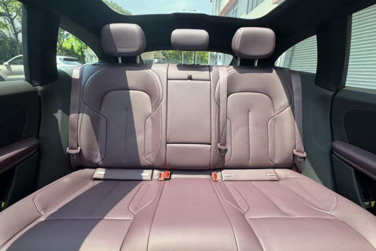 Used Nio ET5T 2023 75 kWh Touring Interior 12