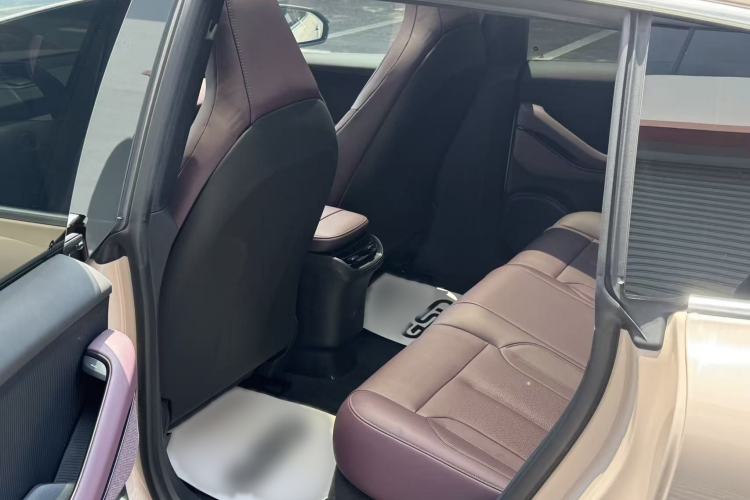 Used Nio ET5T 2023 75 kWh Touring Interior 7