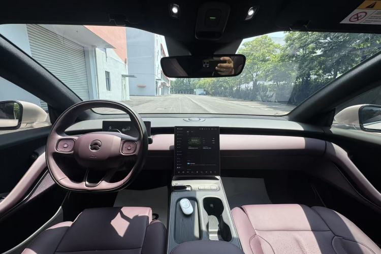 Used Nio ET5T 2023 75 kWh Touring Interior 8