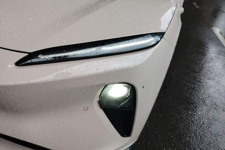Used Nio ET5T 2023 75 kWh Touring Left Front Headlight