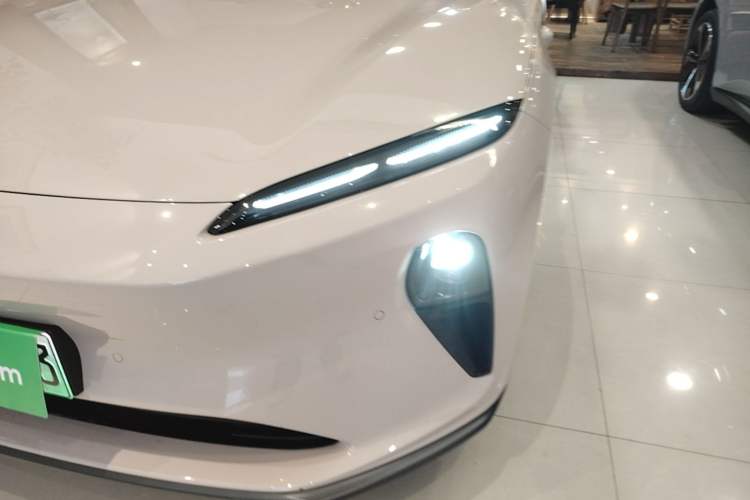 Used Nio ET5T 2023 75 kWh Touring Left Front Headlight